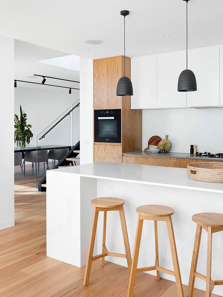 r-architecture-CCjAPxoQWgQ-unsplash